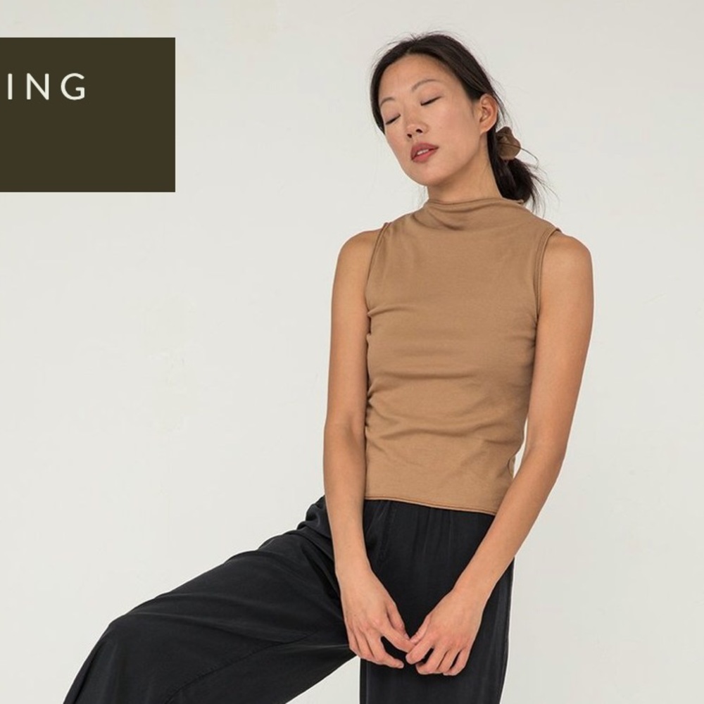 Elizabeth Suzann Sleeveless Mock Neck Tank Top in Camel / M